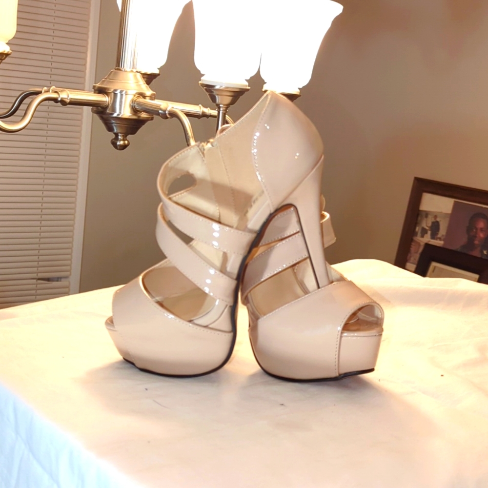 OCHENTA Patent Leather light Tan Platform stiletto